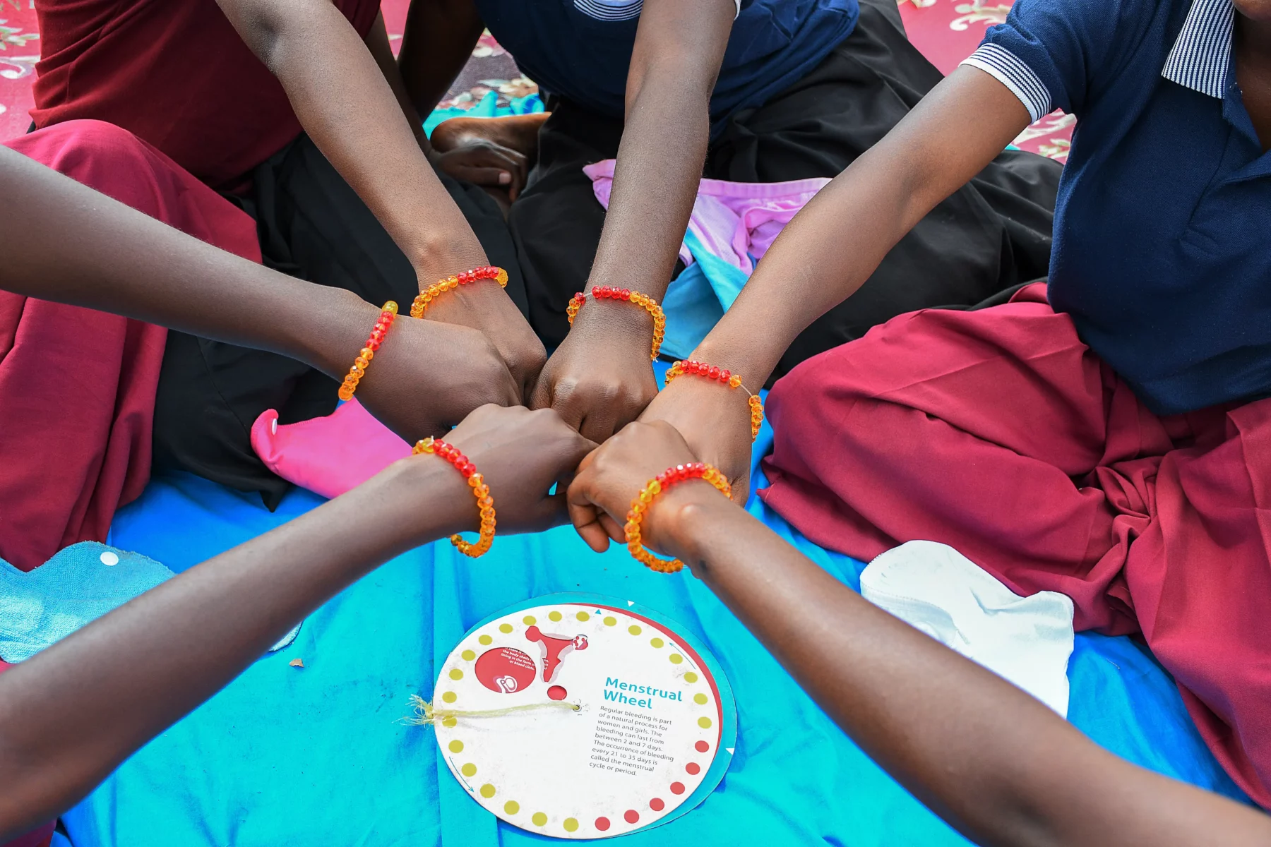 bracelets ou colliers de cycle menstruel